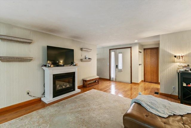 53 Clement Court, Haverhill, MA 01832