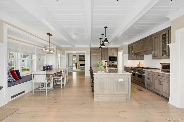 155 Duck Pond Lane, Southampton, NY 11968