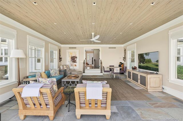 155 Duck Pond Lane, Southampton, NY 11968