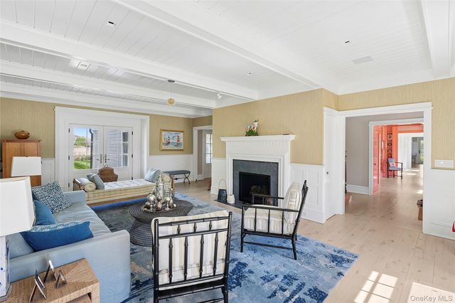 155 Duck Pond Lane, Southampton, NY 11968