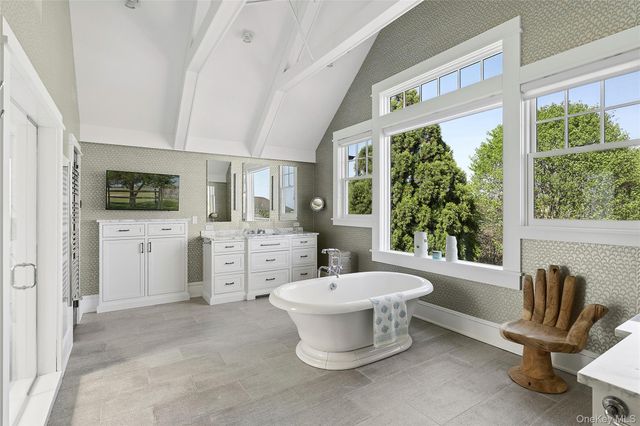 155 Duck Pond Lane, Southampton, NY 11968