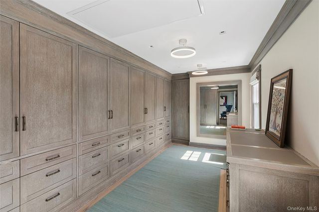 155 Duck Pond Lane, Southampton, NY 11968