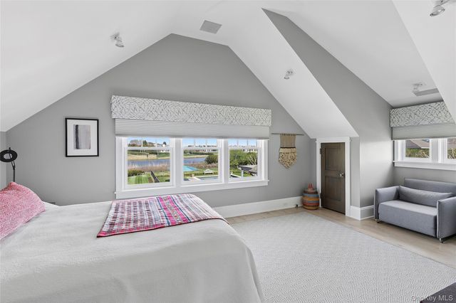 155 Duck Pond Lane, Southampton, NY 11968