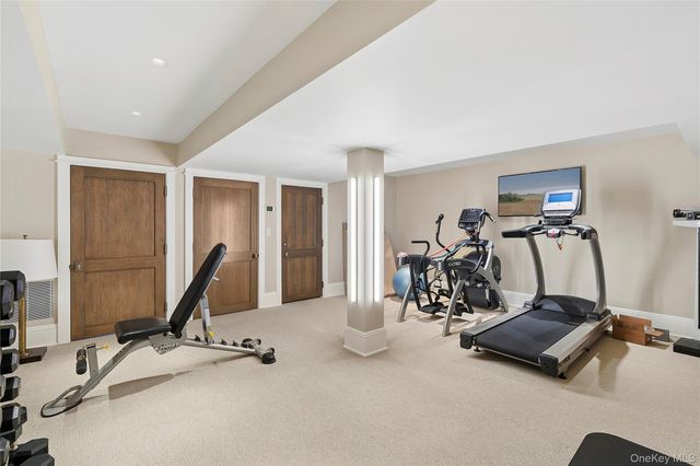 155 Duck Pond Lane, Southampton, NY 11968