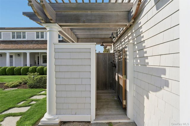 155 Duck Pond Lane, Southampton, NY 11968
