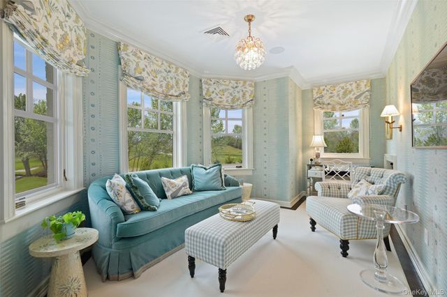 17 Boxwood Lane, Rye, NY 10580