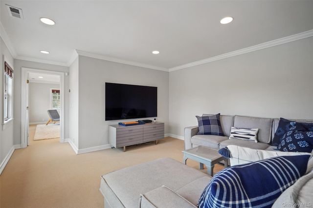 17 Boxwood Lane, Rye, NY 10580