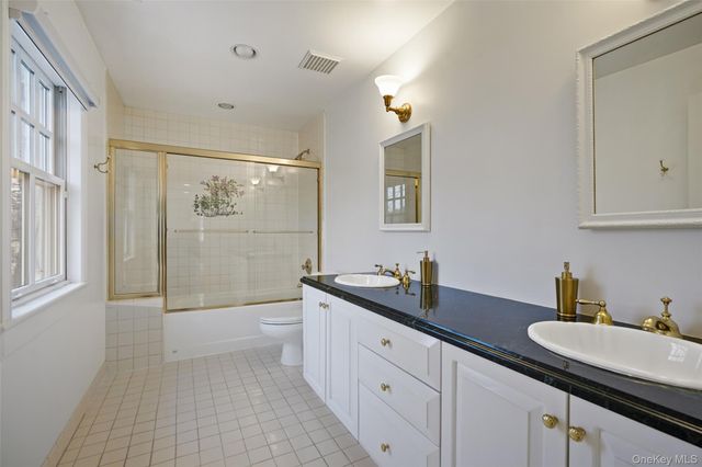 17 Boxwood Lane, Rye, NY 10580