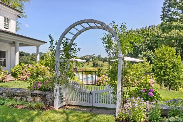 17 Boxwood Lane, Rye, NY 10580