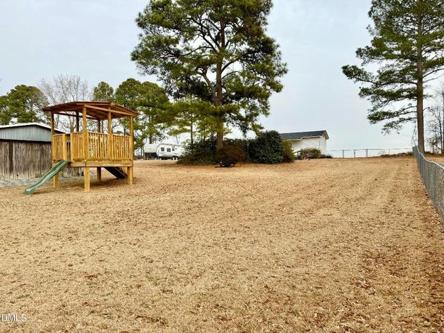 474 Old Stage Road N, Coats, NC 27521