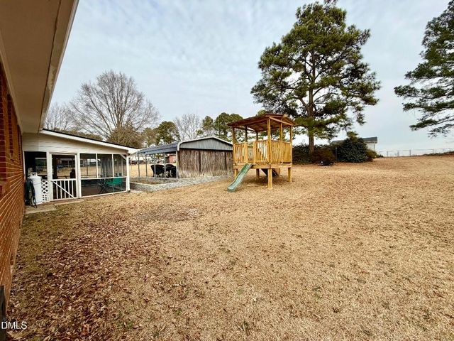 474 Old Stage Road N, Coats, NC 27521