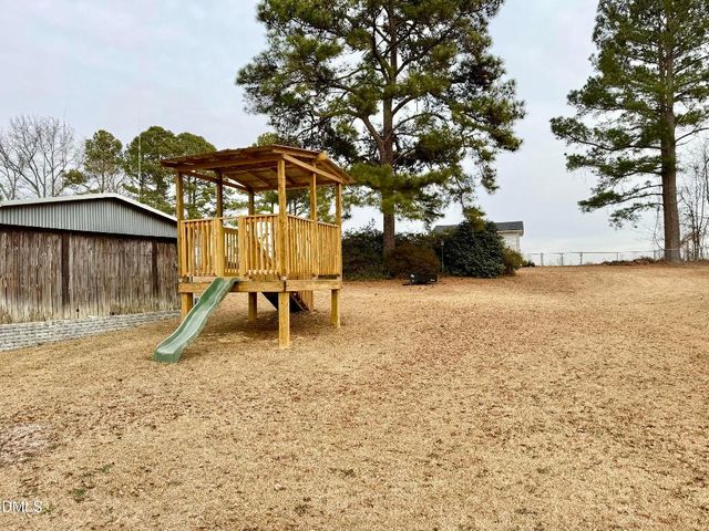 474 Old Stage Road N, Coats, NC 27521