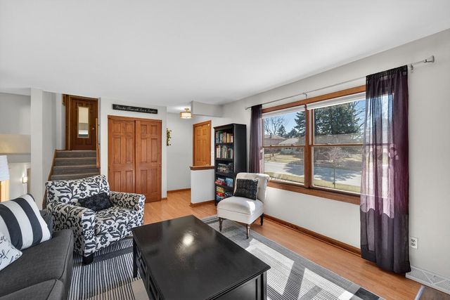 8620 Riverton ROAD, Oak Creek, WI 53154