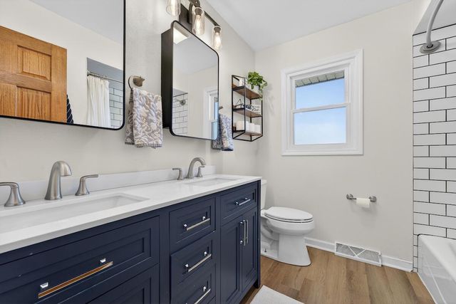 8620 Riverton ROAD, Oak Creek, WI 53154