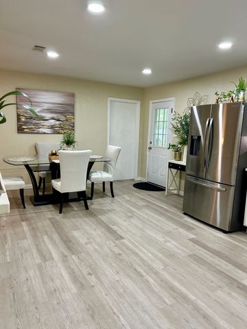 307 E 5th Street, Kaufman, TX 75142