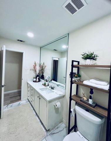 307 E 5th Street, Kaufman, TX 75142