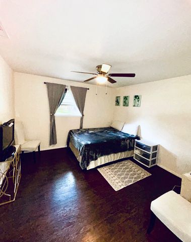 307 E 5th Street, Kaufman, TX 75142