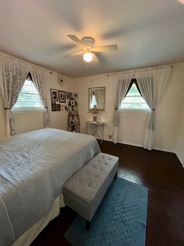 307 E 5th Street, Kaufman, TX 75142