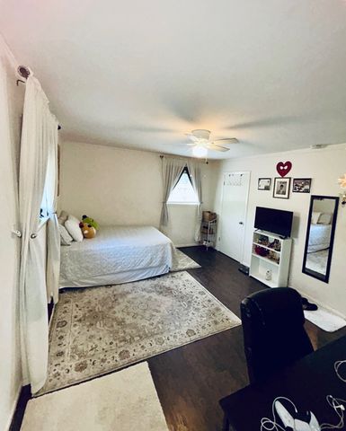 307 E 5th Street, Kaufman, TX 75142