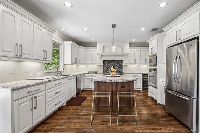 2318 Althea Drive, Houston, TX 77018