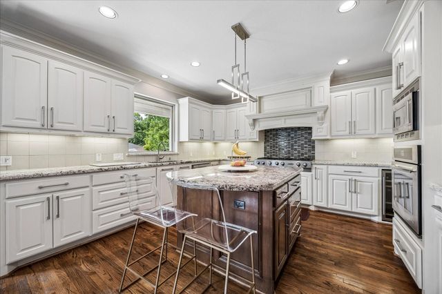 2318 Althea Drive, Houston, TX 77018