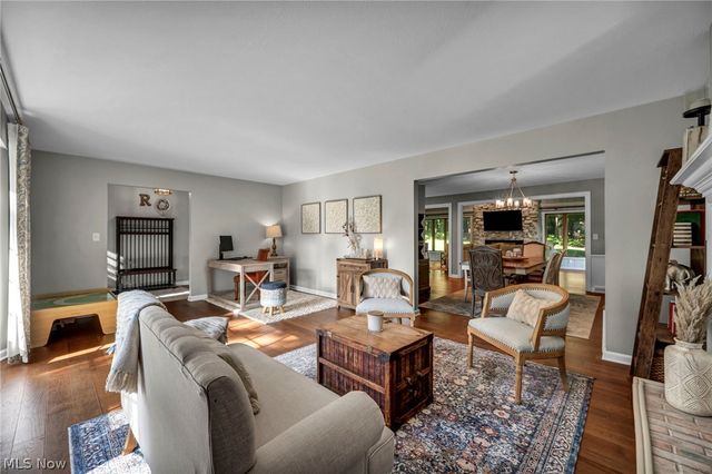 6827 Cranbrook Drive, Brecksville, OH 44141