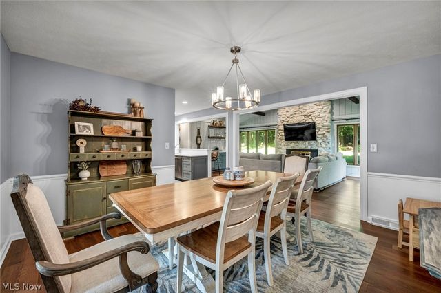 6827 Cranbrook Drive, Brecksville, OH 44141