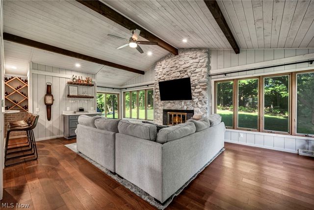 6827 Cranbrook Drive, Brecksville, OH 44141