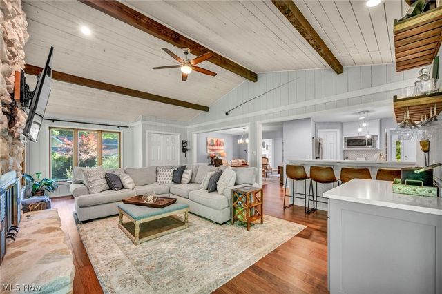 6827 Cranbrook Drive, Brecksville, OH 44141