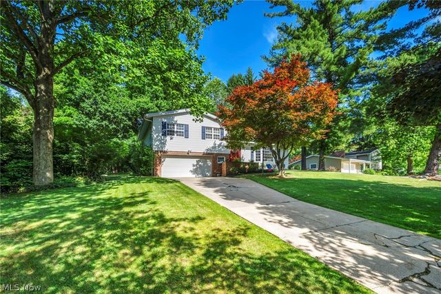 6827 Cranbrook Drive, Brecksville, OH 44141
