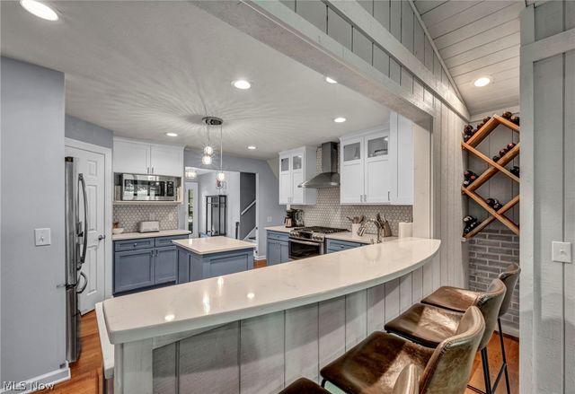 6827 Cranbrook Drive, Brecksville, OH 44141