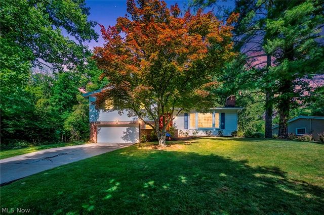 6827 Cranbrook Drive, Brecksville, OH 44141