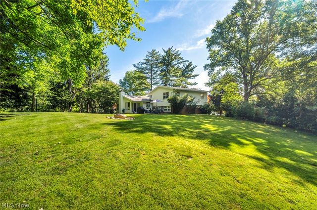 6827 Cranbrook Drive, Brecksville, OH 44141