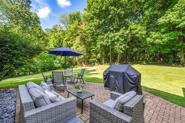 6827 Cranbrook Drive, Brecksville, OH 44141