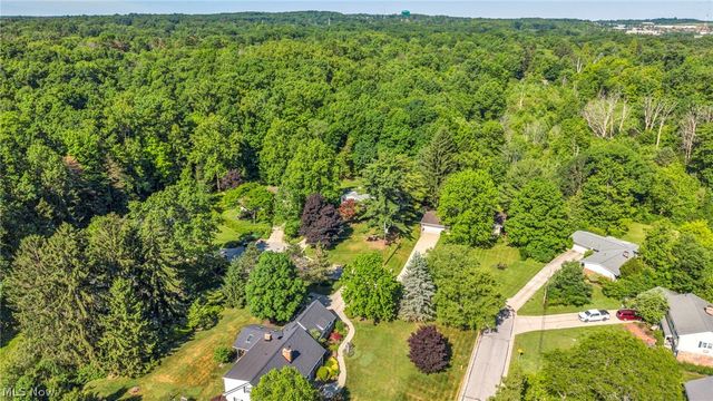 6827 Cranbrook Drive, Brecksville, OH 44141