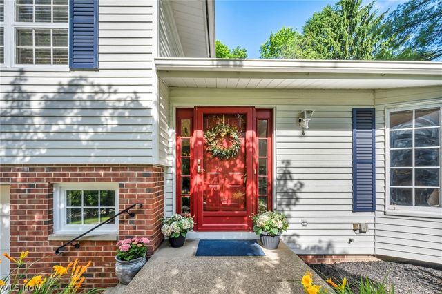 6827 Cranbrook Drive, Brecksville, OH 44141