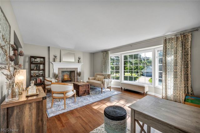 6827 Cranbrook Drive, Brecksville, OH 44141