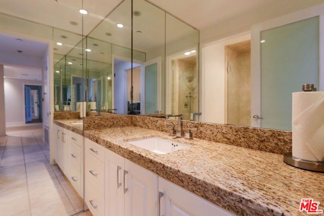 200 N Swall Drive 462, Beverly Hills, CA 90211