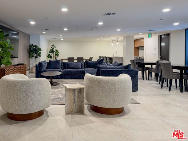 200 N Swall Drive 462, Beverly Hills, CA 90211