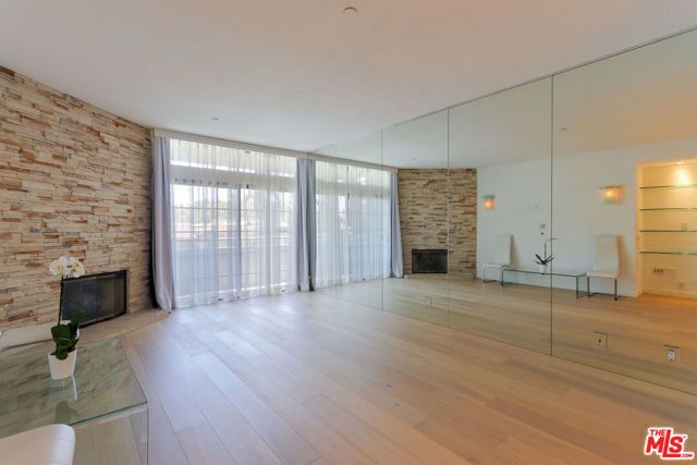 200 N Swall Drive 462, Beverly Hills, CA 90211