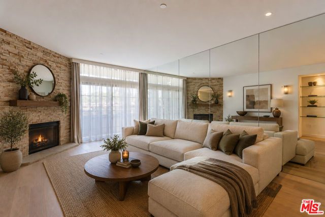 200 N Swall Drive 462, Beverly Hills, CA 90211