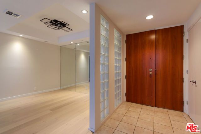 200 N Swall Drive 462, Beverly Hills, CA 90211
