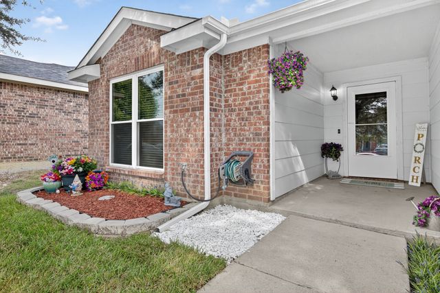 2737 Briscoe Drive, Fort Worth, TX 76108