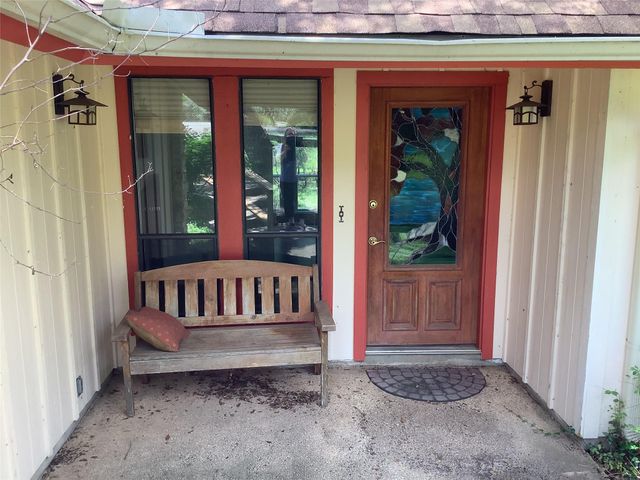 25 Shady Grove LN, Wimberley, TX 78676