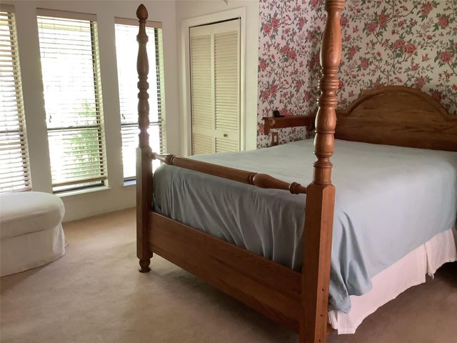 25 Shady Grove LN, Wimberley, TX 78676