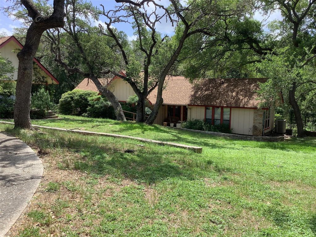 25 Shady Grove LN, Wimberley, TX 78676