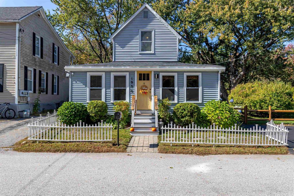 1936 Lake Shore Road, Manchester, NH 03109