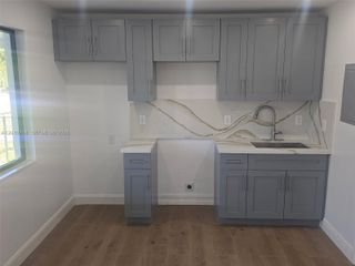 3300 SE 6th St 2, Pompano Beach, FL 33062