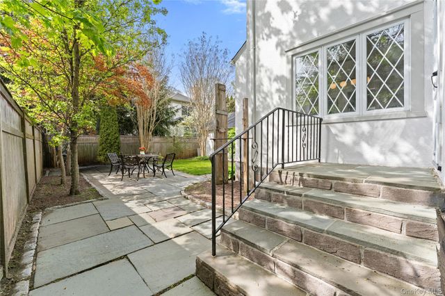 5 Jefferson Road, Scarsdale, NY 10583