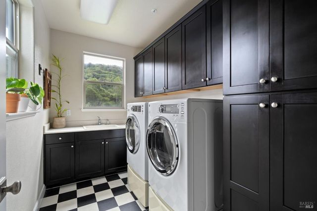 11 Edgehill Way, San Rafael, CA 94903